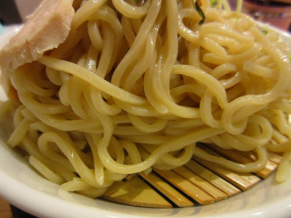 10.定番の太麺.jpg