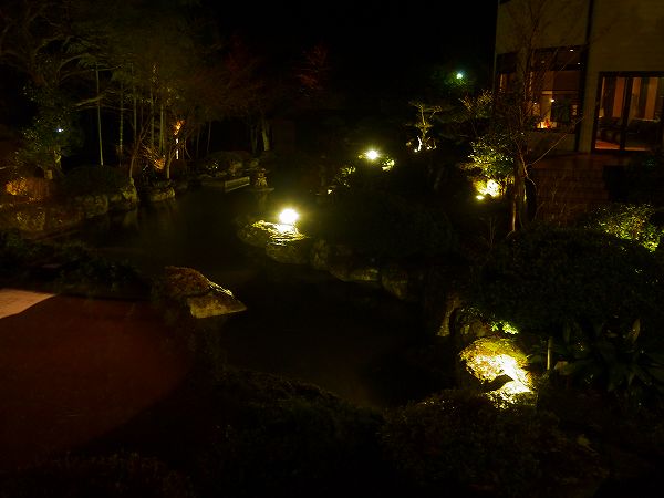 28.夜の庭は美しく.jpg