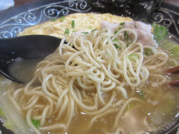 9.ざっくりした低加水麺.jpg