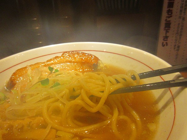9.シコシコの中太麺.jpg